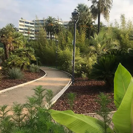Très Beau T2 Dans Parc Montfleury ,proche Centre ,au Calme 44 Bd Montfleury Cannes