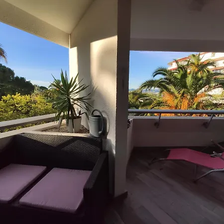 Tres Beau T2 Dans Parc Montfleury ,proche Centre ,au Calme 44 Bd Montfleury * Cannes